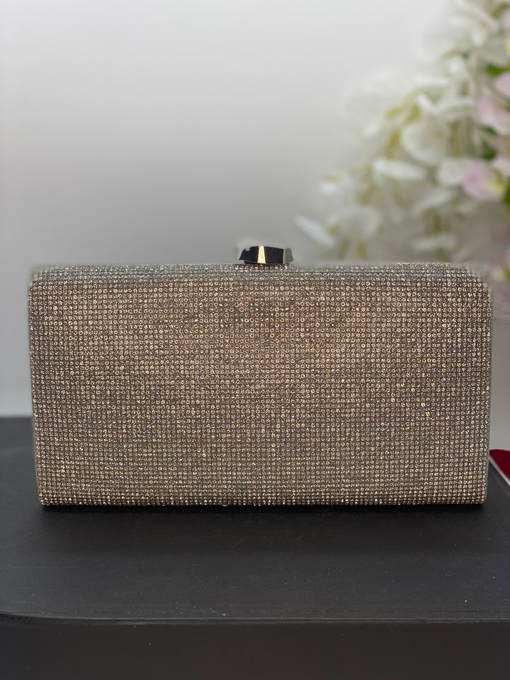 silver clutch - Sai Fashions (UK) Ltd.