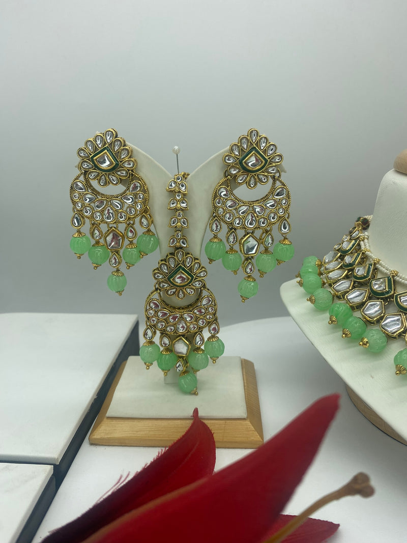 Kundan Mint choker 3pc Set