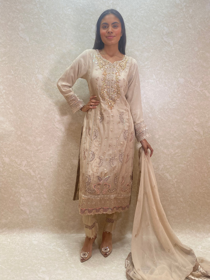 beige agha noor