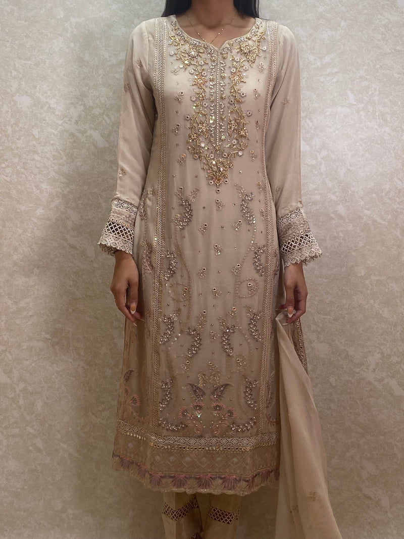 beige agha noor