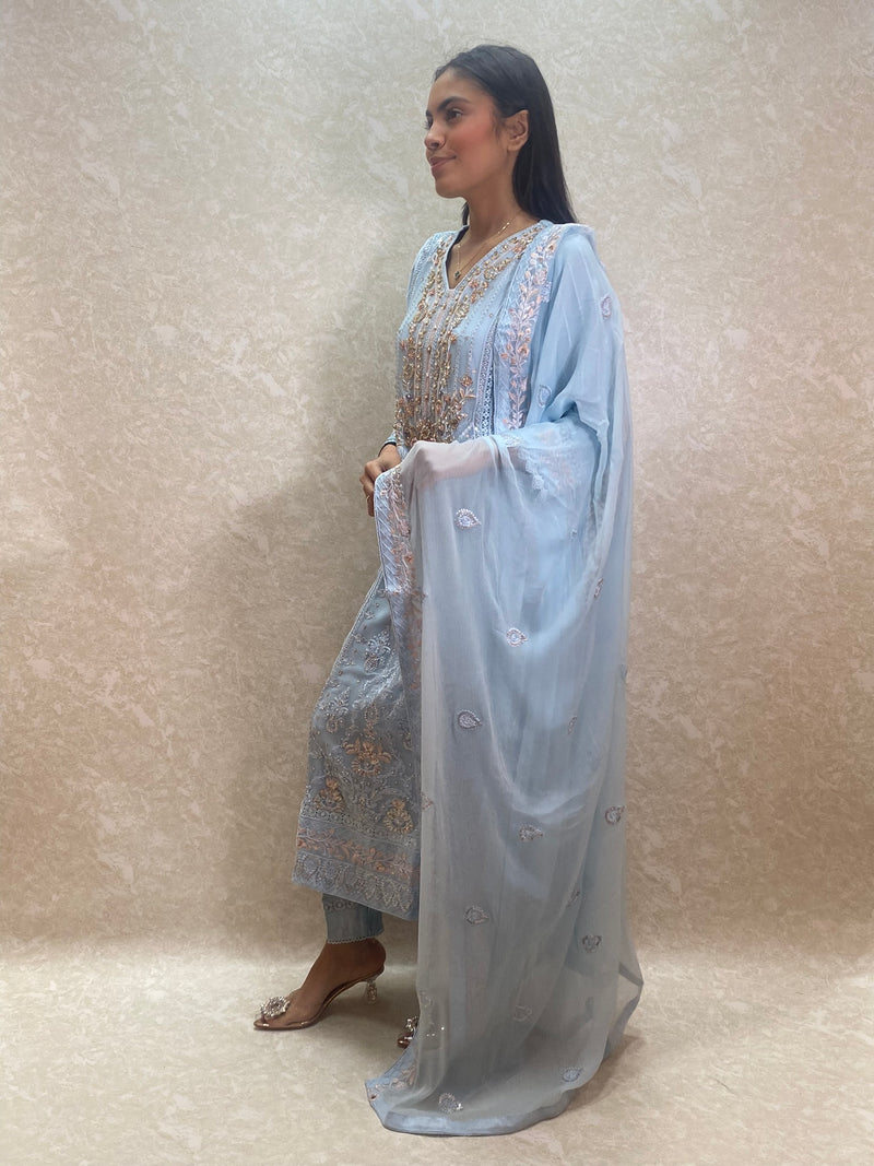 baby blue agha noor