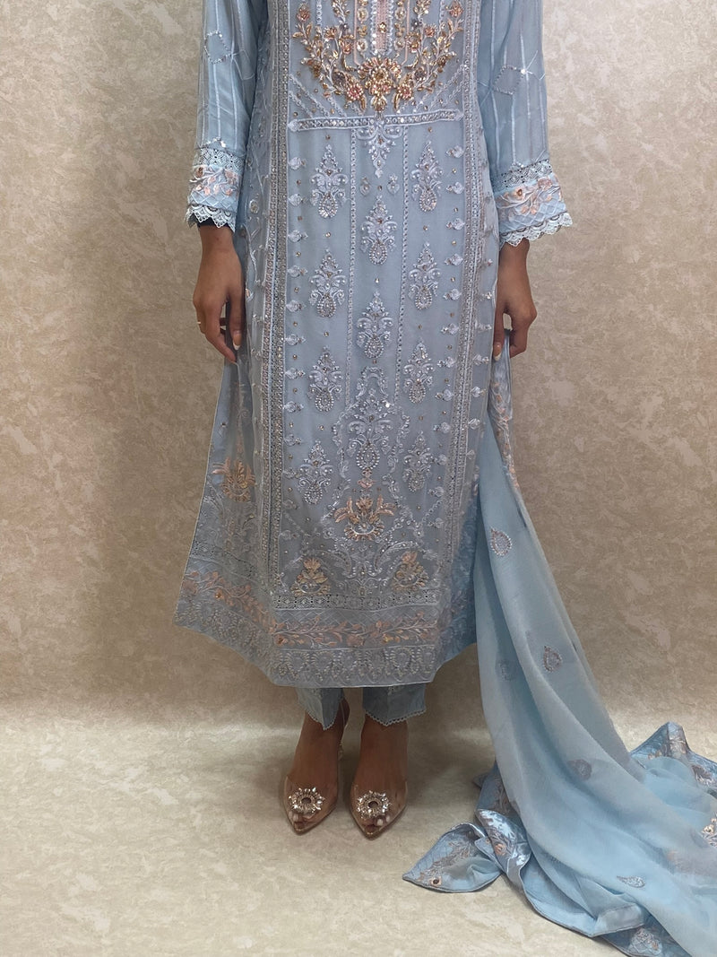 baby blue agha noor